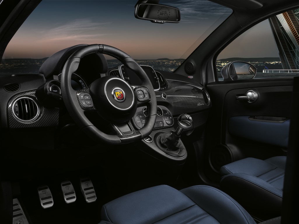Abarth 695 Rivale (Automatic)